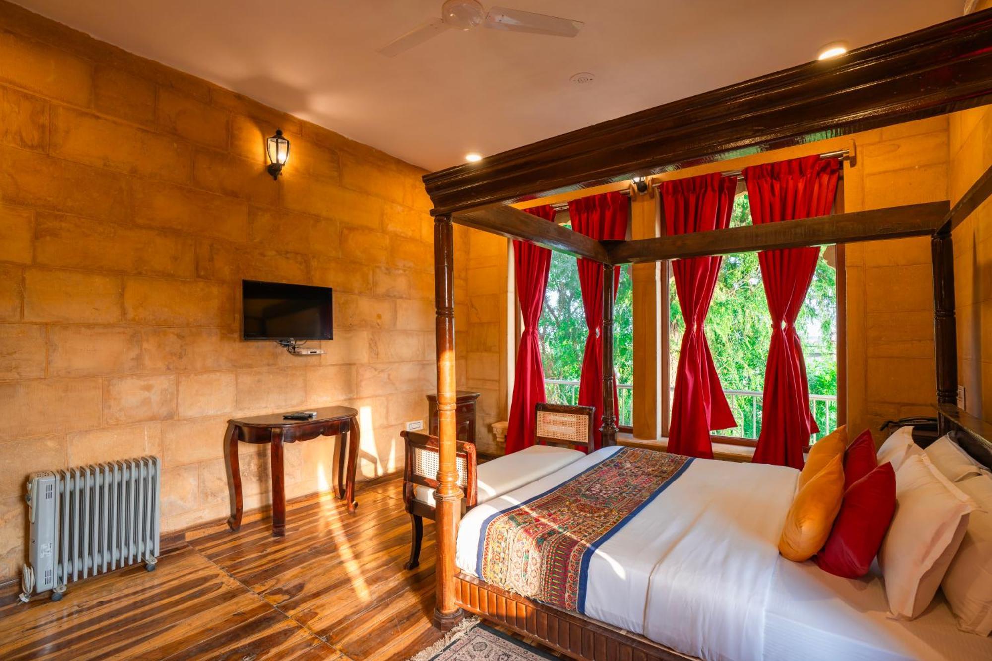 Hotel Helsinki House Jaisalmer Bagian luar foto